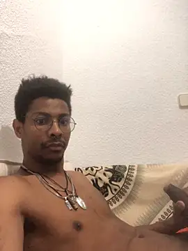 Albert Madrid online show from November 2025 08:28:01 AM