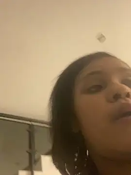 Snapshot of Amberr_Roose chatting on July 2026 12:35:01 AM Amberr Roose online show from July 2026 12:35:01 AM