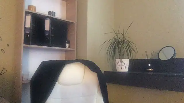 DollyRoma online show from November 2025 09:52:01 AM