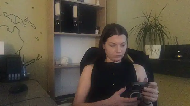 DollyRoma online show from November 2025 12:38:01 PM