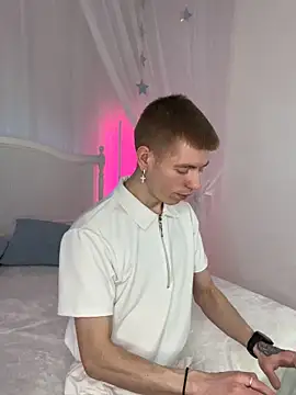 Cristian  Dior online show from February 2026 10:16:01 AM