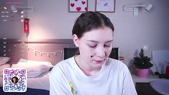 Snapshot of MegganKinson chatting on March 2026 05:26:02 AM MegganKinson online show from March 2026 05:26:02 AM