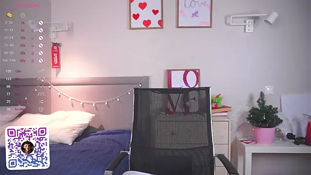 Snapshot of MegganKinson chatting on March 2026 05:35:01 AM MegganKinson online show from March 2026 05:35:01 AM