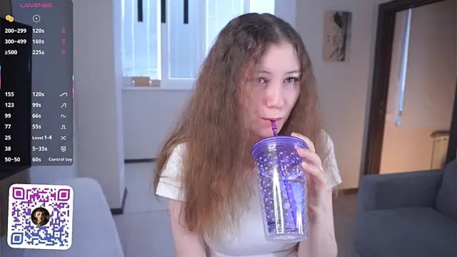 Snapshot of MegganKinson chatting on April 2026 04:22:01 AM MegganKinson online show from April 2026 04:22:01 AM