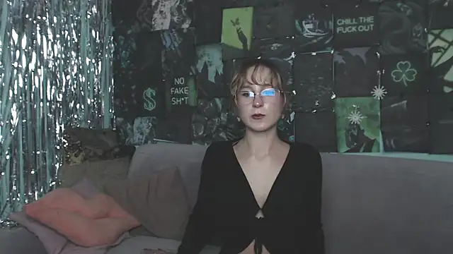 AlishaKellyi online show from November 2025 02:08:02 PM