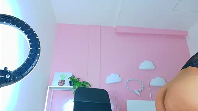 SeleneGibson   online show from May 2026 07:20:01 PM