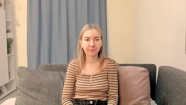 Snapshot of CathyHeximer chatting on December 2025 07:35:01 AM CathyHeximer online show from December 2025 07:35:01 AM