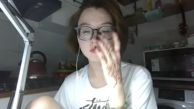 Snapshot of LilysTaylor chatting on October 2025 05:55:02 PM LilysTaylor online show from October 2025 05:55:02 PM