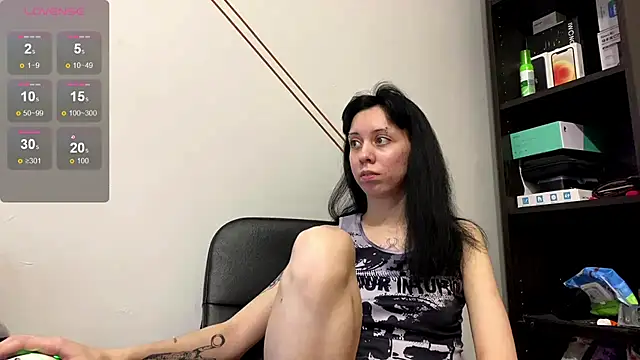 MoniShy online show from November 2025 03:10:02 PM