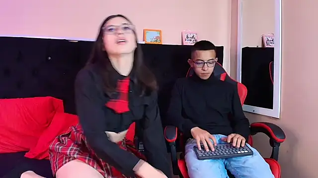 Snapshot of Crimsonsecretts chatting on February 2026 12:53:02 PM Crimsonsecretts online show from February 2026 12:53:02 PM