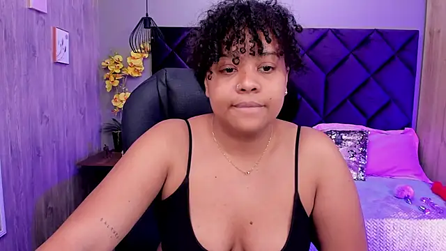 Aisha Linh online show from November 2025 11:40:02 PM