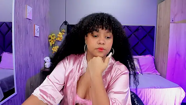 Aisha Linh online show from November 2025 10:09:02 PM