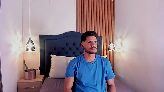 Hamilton 0 online show from October 2025 07:52:01 PM