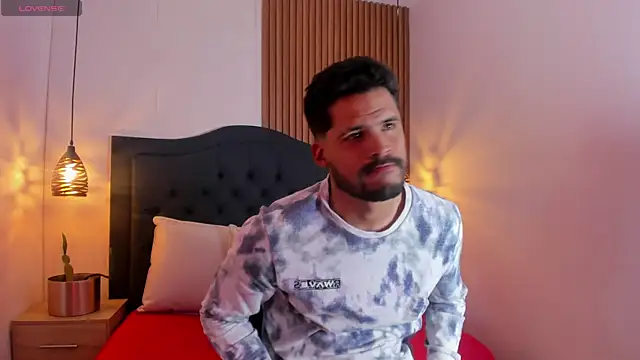 Hamilton 0 online show from October 2025 08:54:02 PM