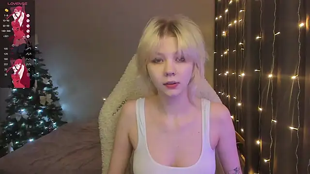 Snapshot of TenderTwos chatting on December 2025 10:37:01 PM TenderTwos online show from December 2025 10:37:01 PM