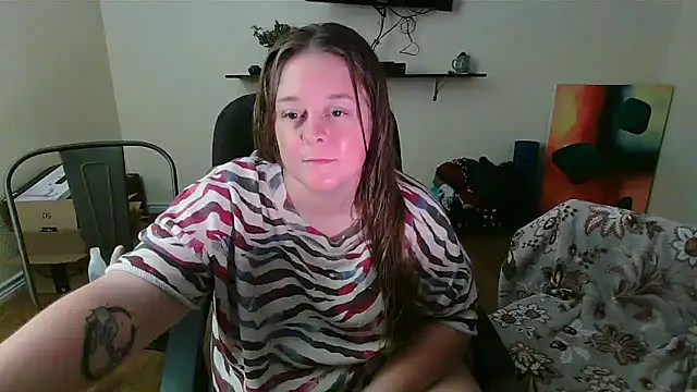 Snapshot of Artgirlie31 chatting on November 2025 03:53:02 AM Artgirlie31 online show from November 2025 03:53:02 AM