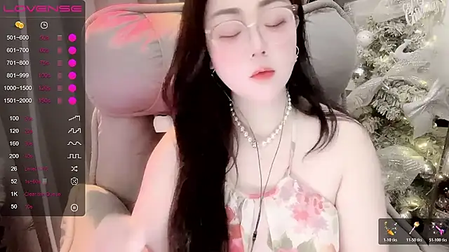 Snapshot of Monica-666888- chatting on June 2026 04:33:01 PM Monica-666888- online show from June 2026 04:33:01 PM