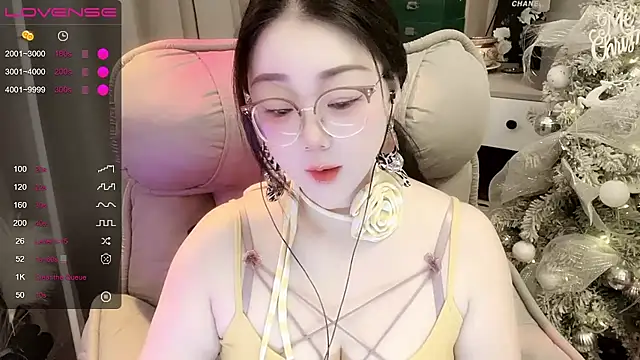 Snapshot of Monica-666888- chatting on July 2026 04:42:02 PM Monica-666888- online show from July 2026 04:42:02 PM