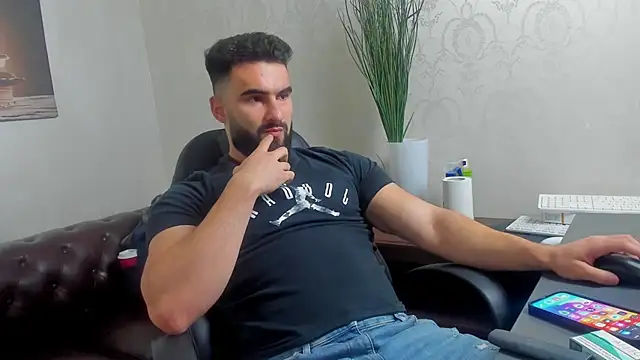 Snapshot of MicahLane chatting on October 2025 04:31:02 AM MicahLane online show from October 2025 04:31:02 AM