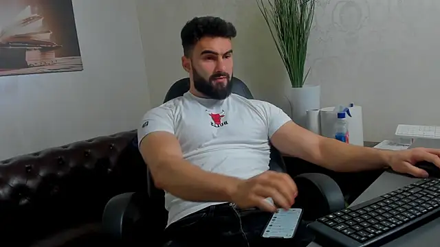 Snapshot of MicahLane chatting on November 2025 05:42:01 AM MicahLane online show from November 2025 05:42:01 AM