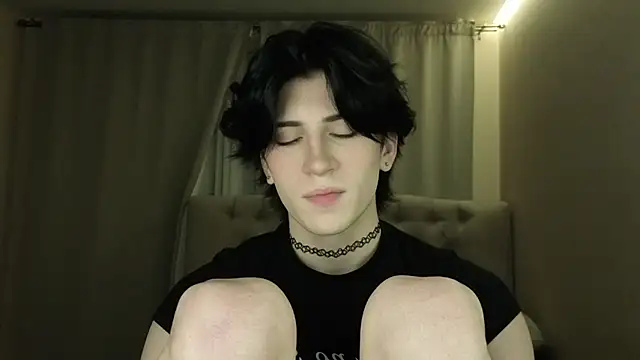 Snapshot of Oliver_star_boy_ chatting on April 2026 07:07:02 PM Oliver star boy online show from April 2026 07:07:02 PM