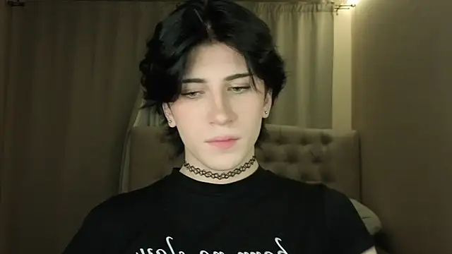 Snapshot of Oliver_star_boy_ chatting on April 2026 07:58:01 PM Oliver star boy online show from April 2026 07:58:01 PM
