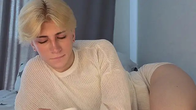 Snapshot of Oliver_star_boy_ chatting on May 2026 10:36:01 AM Oliver star boy online show from May 2026 10:36:01 AM