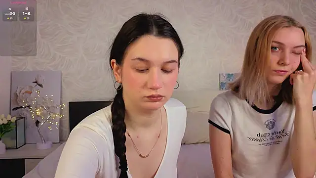 Snapshot of betweenUse chatting on November 2025 03:10:02 AM betweenUse online show from November 2025 03:10:02 AM