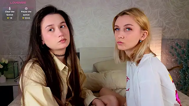 Snapshot of betweenUse chatting on January 2026 05:22:01 AM betweenUse online show from January 2026 05:22:01 AM