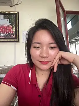 Bee Yellow00 online show from March 2026 01:21:02 AM