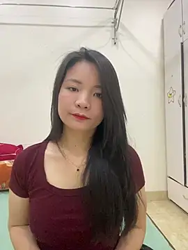 Bee Yellow00 online show from May 2026 04:32:02 AM