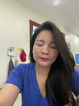 Bee Yellow00 online show from June 2026 04:28:01 AM