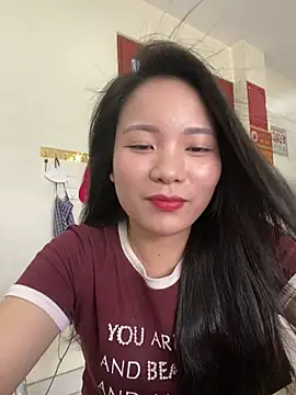 Bee Yellow00 online show from July 2026 04:40:01 AM