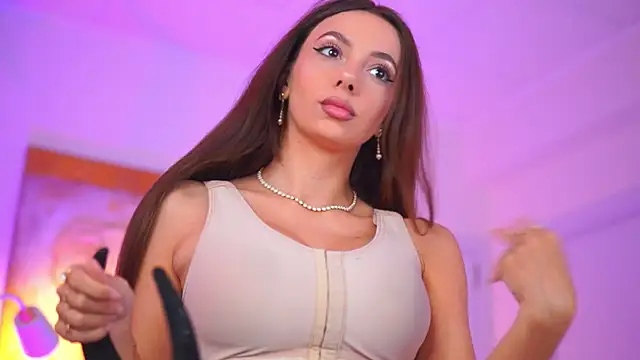 Aisha Bee online show from May 2026 08:44:02 AM