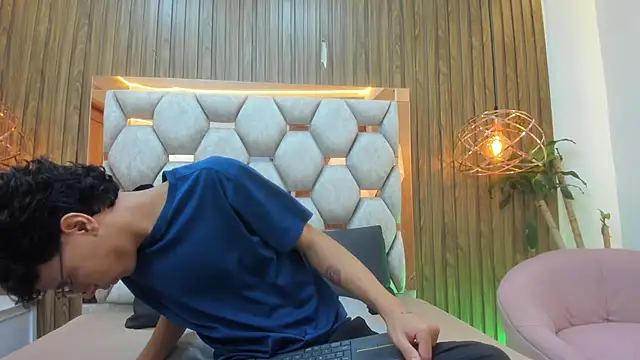 adams bobby online show from May 2026 11:07:01 AM