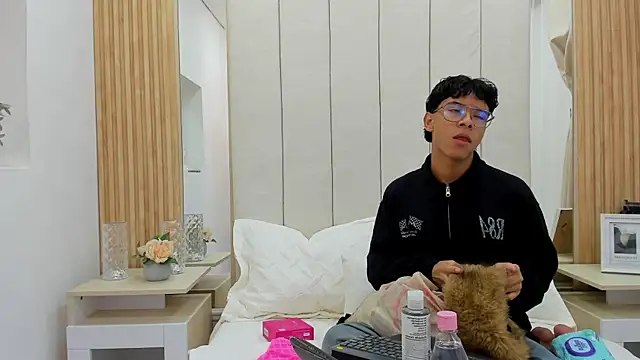 adams bobby online show from July 2026 11:01:02 AM