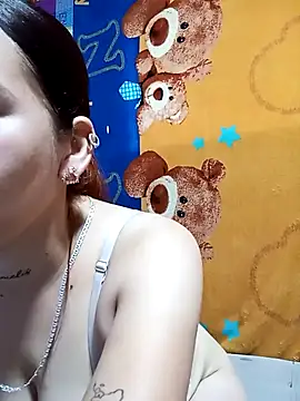 Snapshot of Valentinass20 chatting on November 2025 12:05:02 PM Valentinass20 online show from November 2025 12:05:02 PM