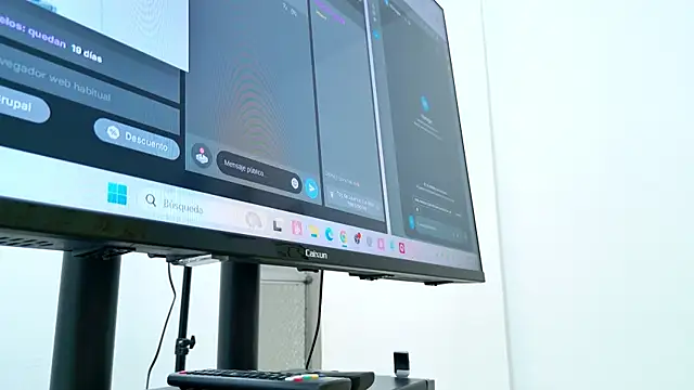 Stacy London online show from November 2025 08:19:01 PM