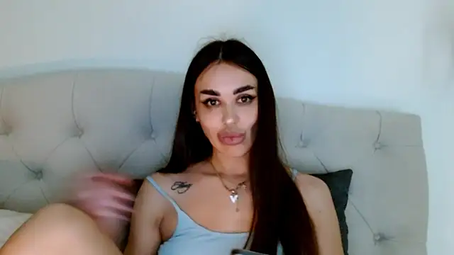 velvetveyraX online show from June 2026 07:25:01 PM