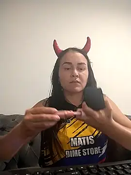 adria0011 online show from November 2025 01:33:02 PM