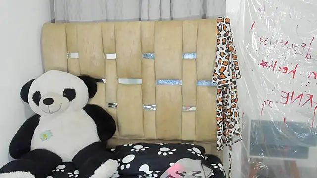 DaniaLorraine  online show from November 2025 11:20:01 AM