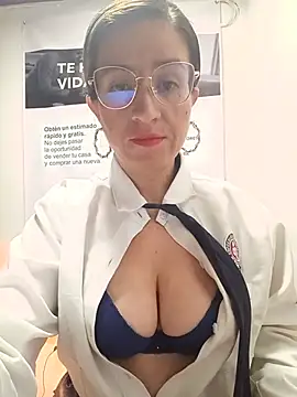 Valentina--1 online show from May 2026 10:36:01 AM