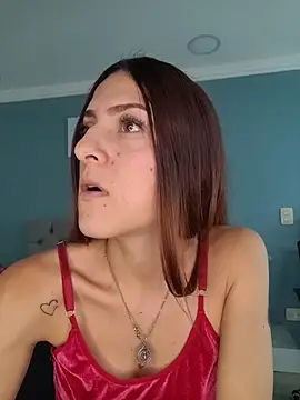 Snapshot of Luna_Raay chatting on November 2025 04:31:02 PM Luna Raay online show from November 2025 04:31:02 PM