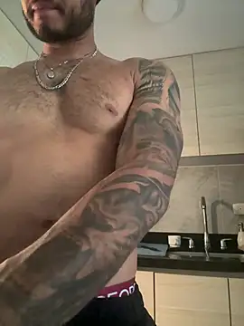 AUSTINN TORRES online show from April 2026 06:47:01 PM