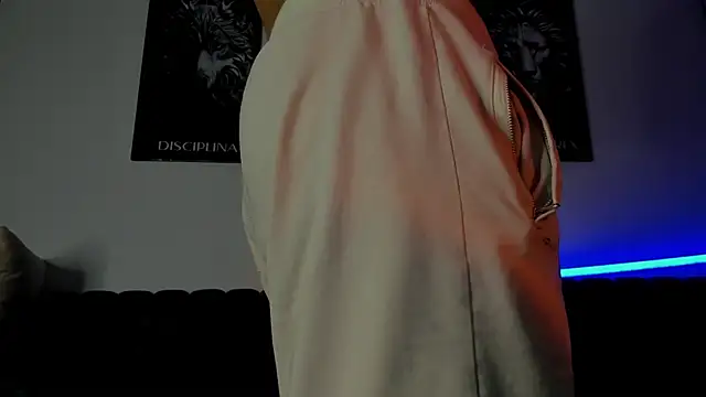Snapshot of AUSTINN_TORRES chatting on July 2026 12:17:01 AM AUSTINN TORRES online show from July 2026 12:17:01 AM