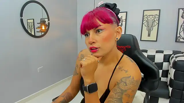 Snapshot of NoaKitsu chatting on November 2025 03:31:01 AM NoaKitsu online show from November 2025 03:31:01 AM