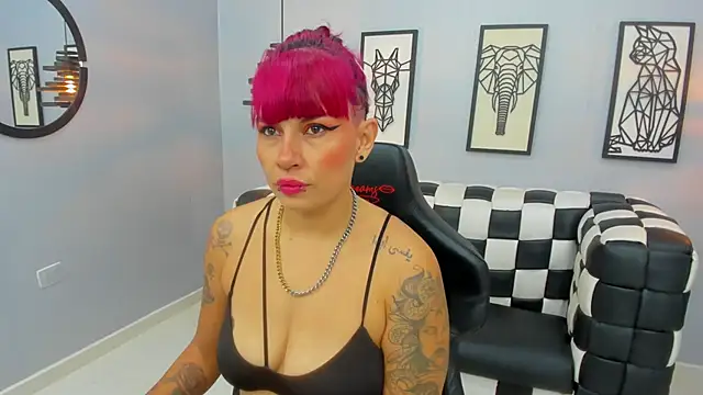 Snapshot of NoaKitsu chatting on November 2025 03:31:02 AM NoaKitsu online show from November 2025 03:31:02 AM