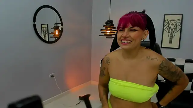 Snapshot of NoaKitsu chatting on December 2025 03:37:02 AM NoaKitsu online show from December 2025 03:37:02 AM