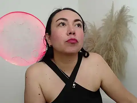 Yadis hot online show from February 2026 11:44:02 PM