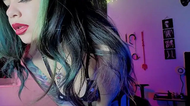 Snapshot of AshGraven chatting on November 2025 10:57:02 PM AshGraven online show from November 2025 10:57:02 PM